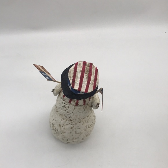 Vintage Patriotic Distressed Resin Snowman Figurine Holding American 🇺🇸 - Picture 5 of 8